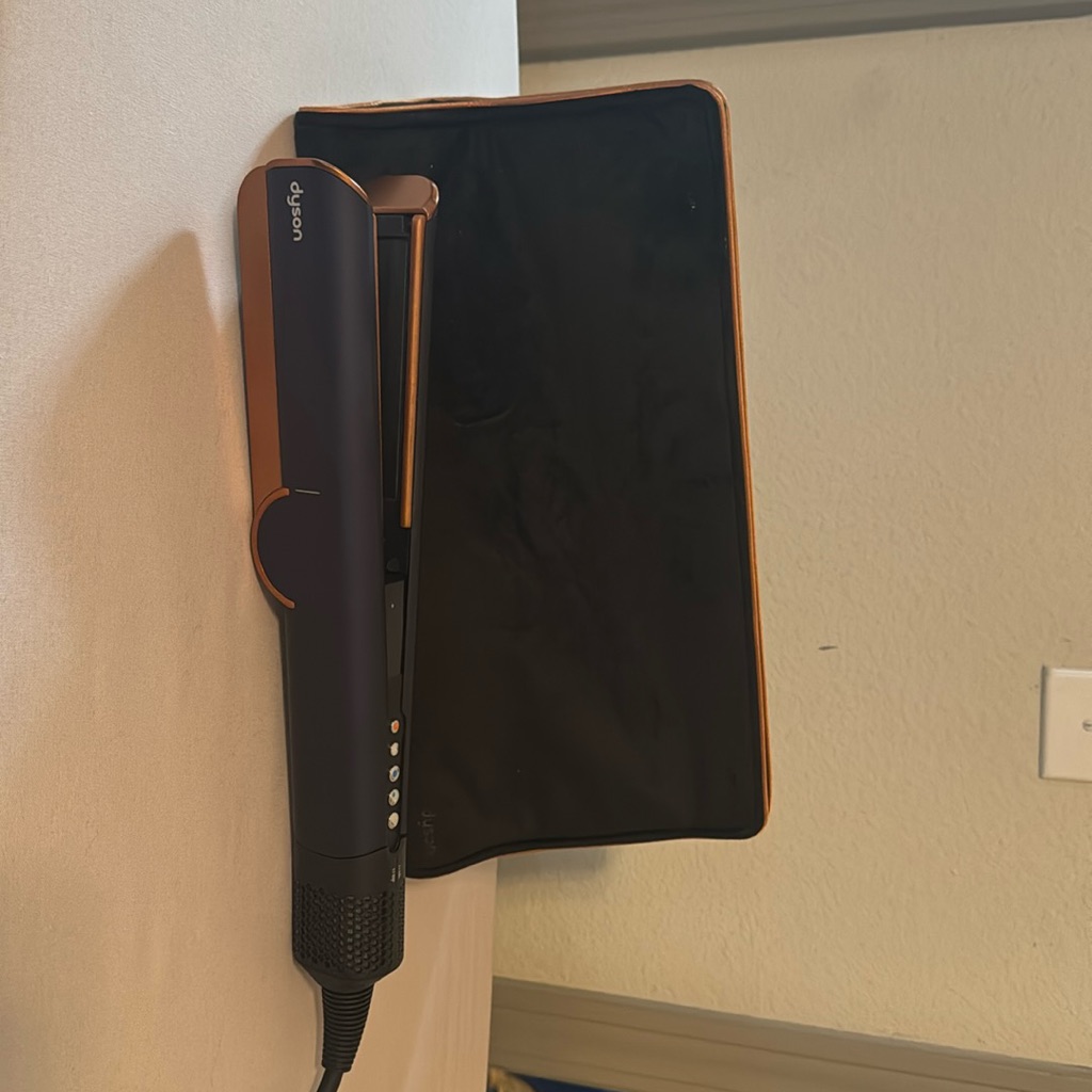 Dyson Airstrait Straightener